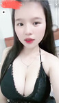 Em Nhu Y ngon cơm khoe vú