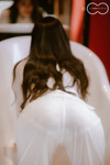 Em mẫu ruột nude cùng bộ trang phục áo dài