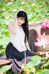 Em mẫu ruột nude cùng bộ trang phục áo dài