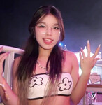 Bikini phò non Quỳnh Thy