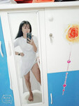 Em gái áo dài show hàng