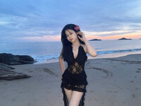 Đĩ Nguyễn Hoa gọi vốn