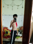 Thik mặc quần hay ko mặc ta