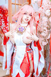 Cosplay genshin Yae Miko và Ei
