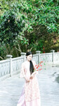 Cho con bạn thân của mình lên chơi