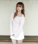 E Khánh Quỳnh dáng loli