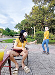 thả rong ngoài quán cafe vỉa hè