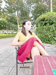 thả rong ngoài quán cafe vỉa hè