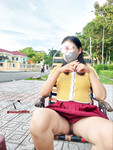 thả rong ngoài quán cafe vỉa hè