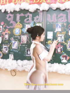 Mấy em 2k8 thích public