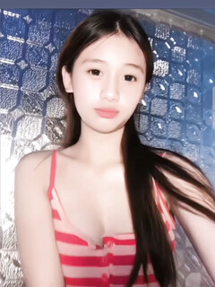 Gái xinh vú to