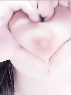 Cô gái xinh đẹp thả tym ❤