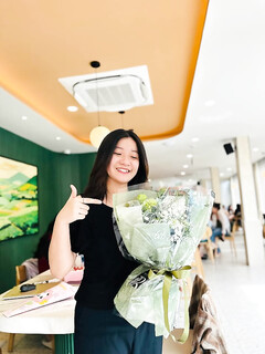 Đĩ dâm Phương Ngân anh em vô xem
